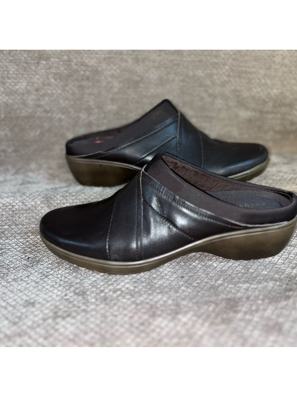 Easy Spirit Brown ESFABER Slip on With 1.5 Inch Heel. Woman's Size 8 like new - Picture 9 of 11